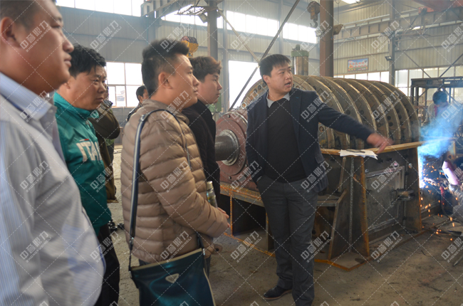 �R�������ڽo���տ͑��M�е�Ԕ�����O���v��