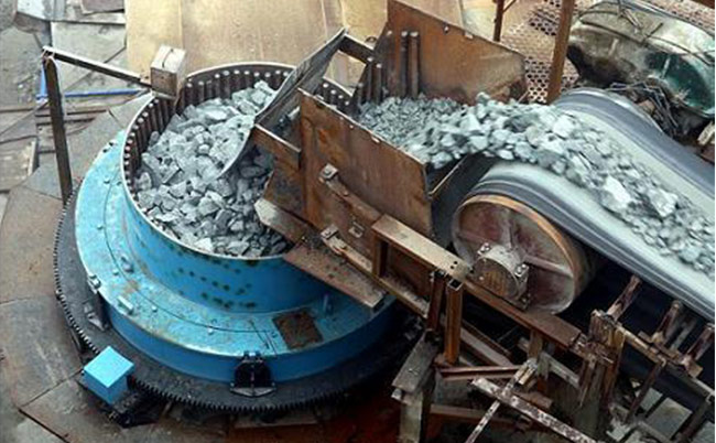 旋回破碎機生產現場 旋回破碎機生產現場