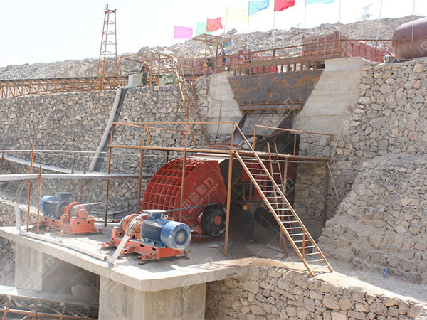 破碎機(jī)試車(chē) 破碎機(jī)試車(chē)