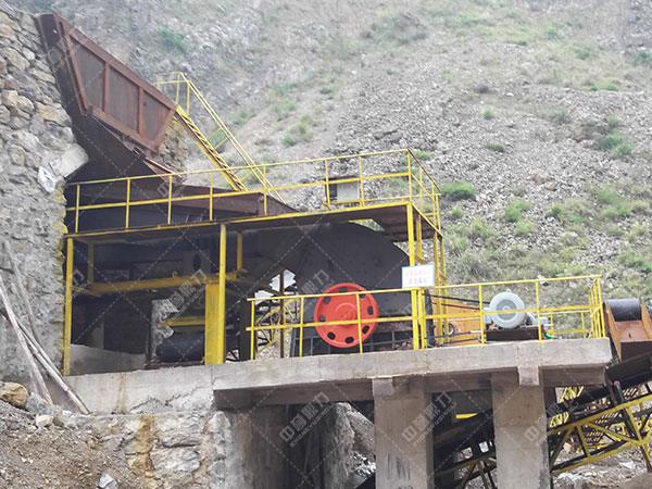 �Nʽʯ������C���ĈDչʾ