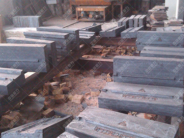 反擊式破碎機(jī)板錘