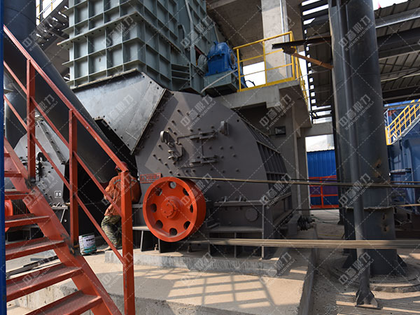 錘式破碎機(jī)檢修