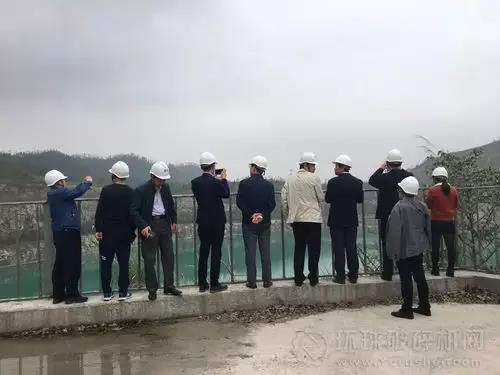 �V����dʯ�������T̩ʢʯ���Gɫ�Vɽ���Oӭ������ɽ�ಿ�T����