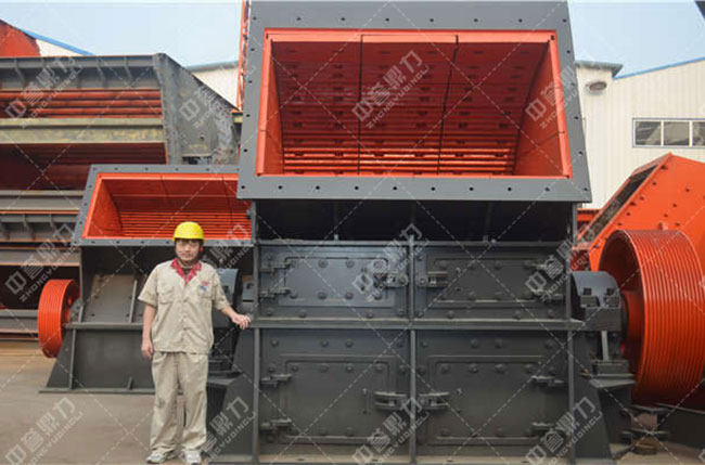 pc大型錘式破碎機(jī)