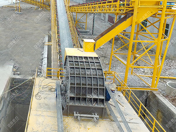 PCZ1512重型錘式破碎機