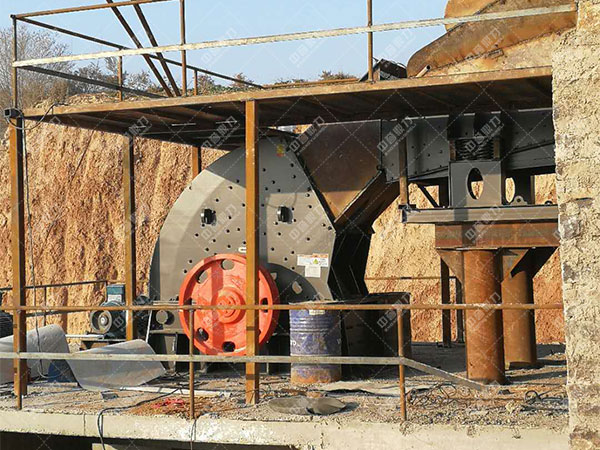 重錘式破碎機1308