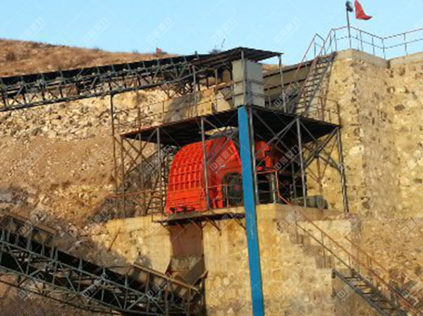 青石錘式破碎機(jī)