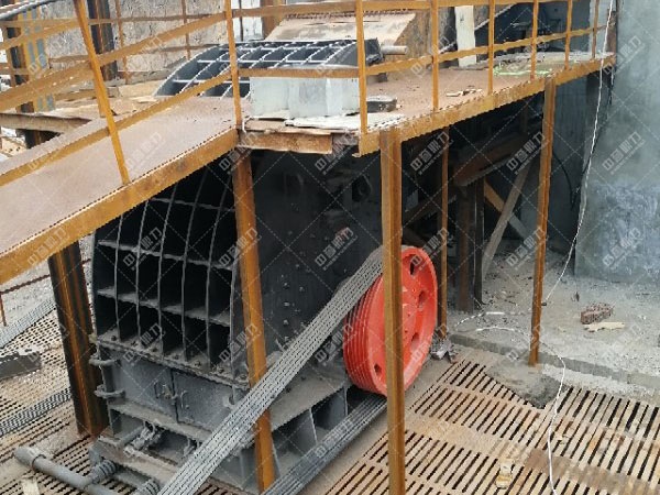 大型錘式破碎機